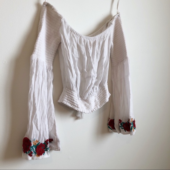 BAND OF GYPSIES Flare Sleeve Embroidered Crop Top - Picture 11 of 15